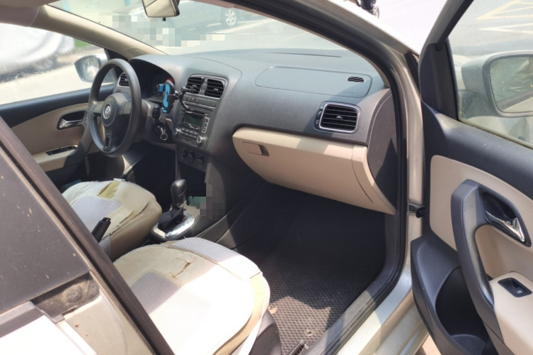 Volkswagen Polo 2011 imagem de carro #27