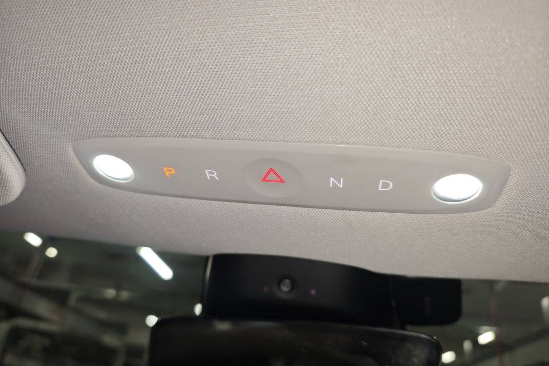 Tesla Model 3 2024 car image #29