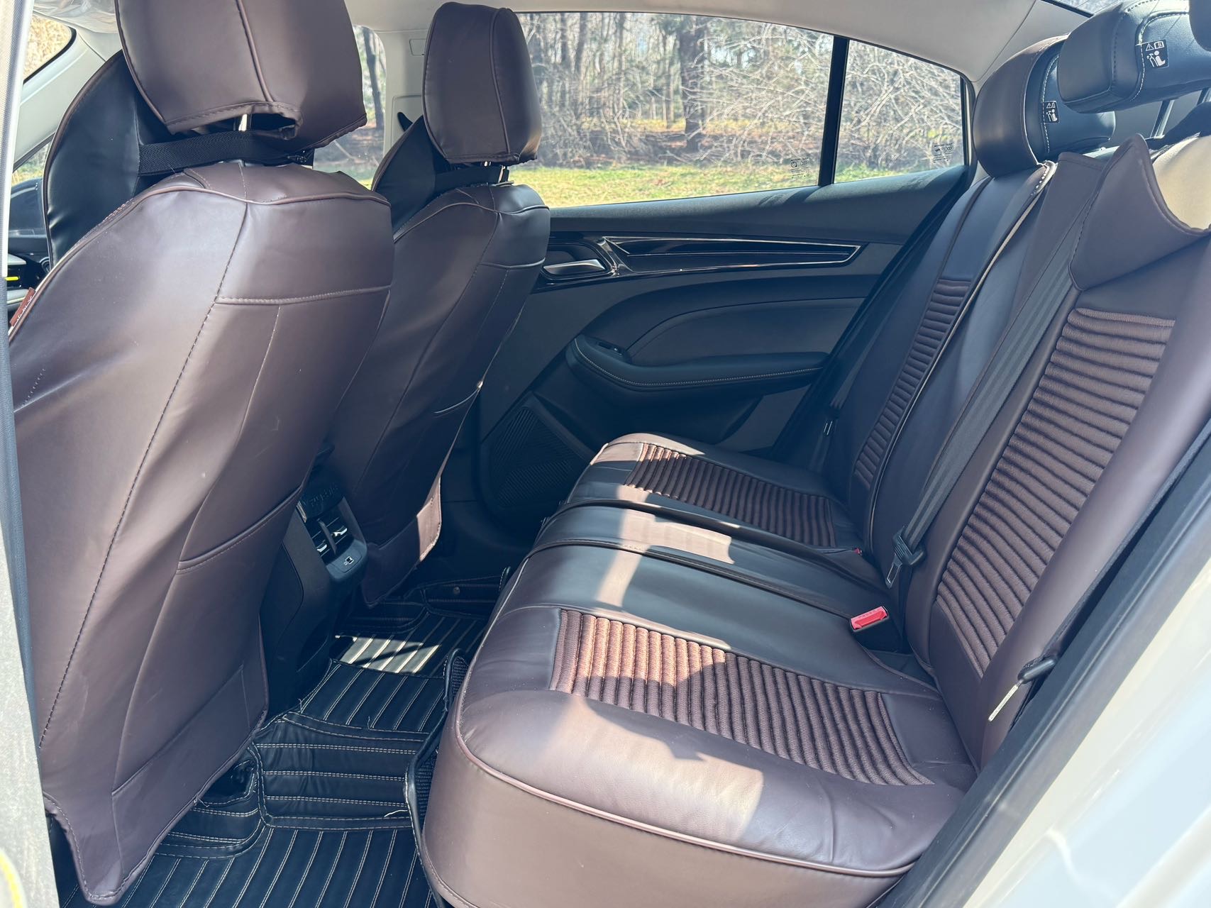 Roewe i5 2023 image de voiture #4