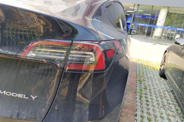 Tesla Model Y 2023 #8 Tesla Model Y 2023 immagine di auto #8