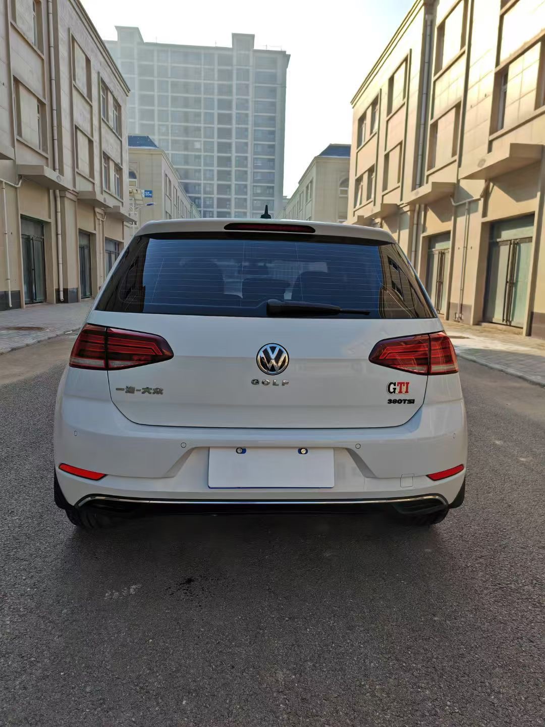 Volkswagen Golf 2018 car image #10
