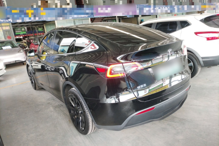 Tesla Model Y 2023 car image #5