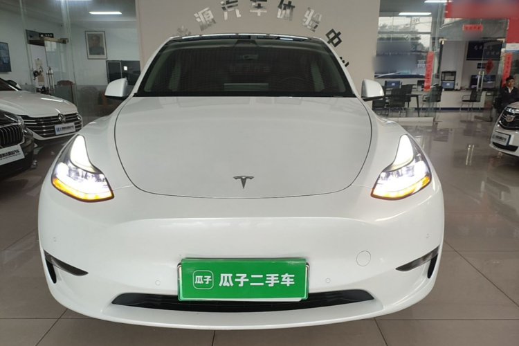 Tesla Model Y 2021 #3 Tesla Model Y 2021 car image #3