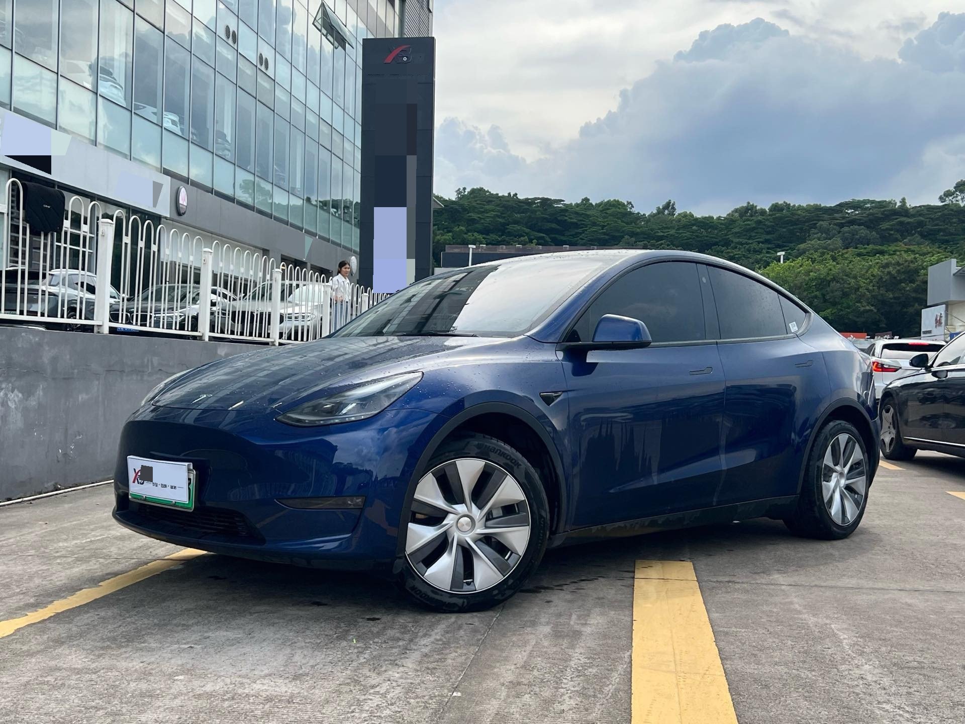 Tesla Model Y 2021 Tesla Model Y 2021 car image