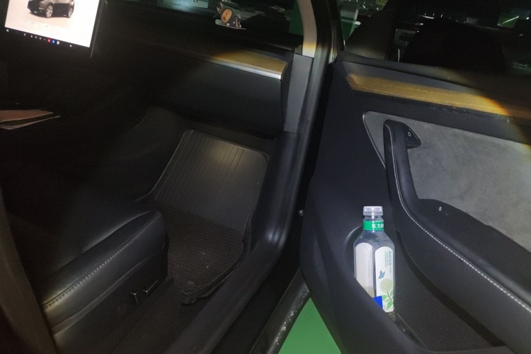 Tesla Model Y 2023 #27 Tesla Model Y 2023 car image #27