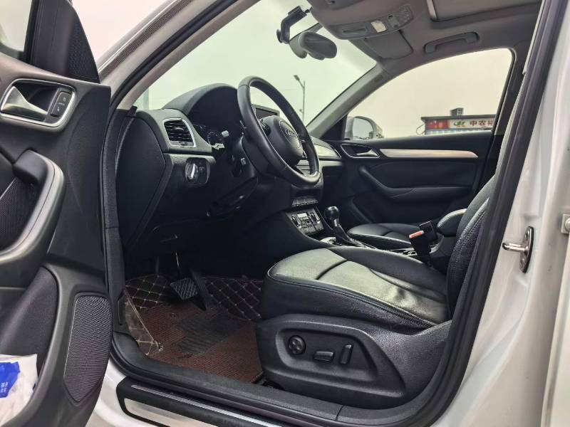 Audi Q3 2014 #4 Audi Q3 2014 car image #4