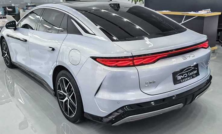 BYD HanL 2025 #3 BYD HanL 2025 car image #3