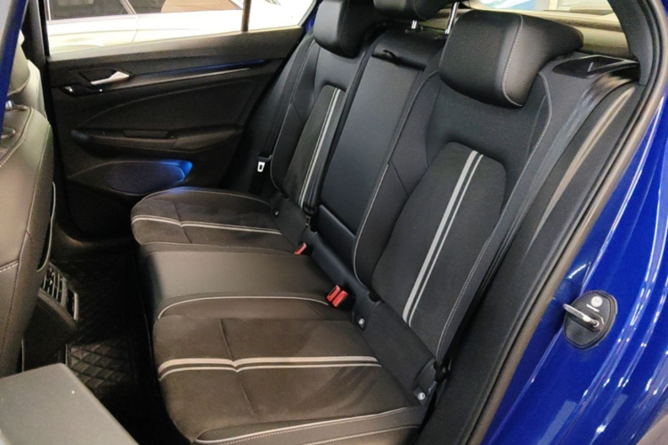 Volkswagen Golf 2021 car image #13