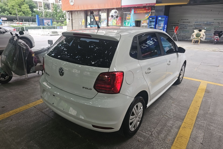 Volkswagen Polo 2017 car image #5