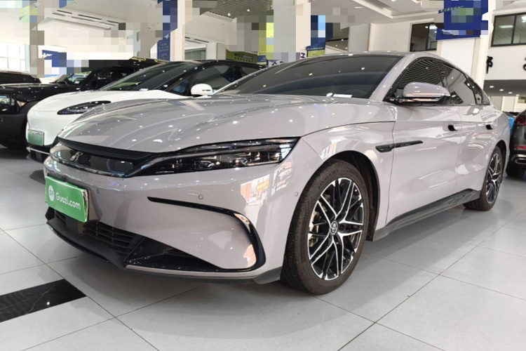 BYD Han 2025 car image #2