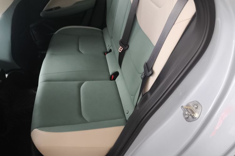 GEELY Emgrand L HiP 2022 изображение автомобиля #17