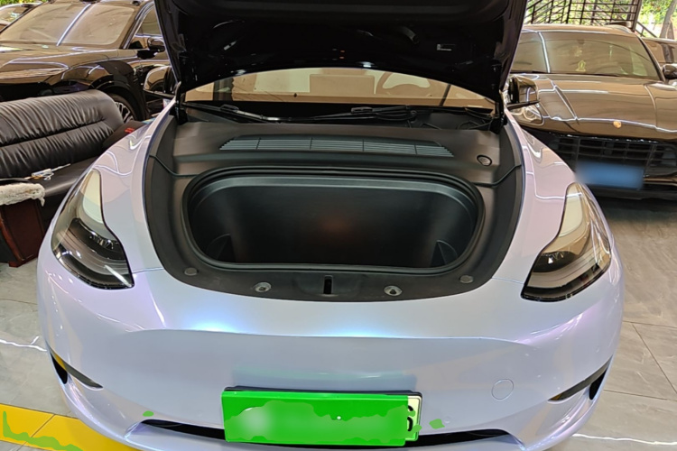 Tesla Model Y 2023 car image #20