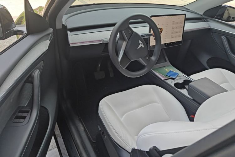 Tesla Model Y 2024 #16 Tesla Model Y 2024 car image #16