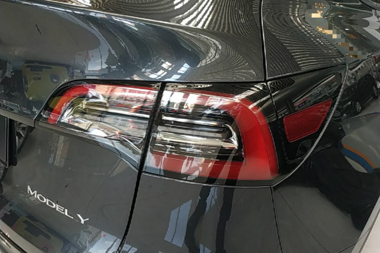 Tesla Model Y 2024 #8 Tesla Model Y 2024 car image #8