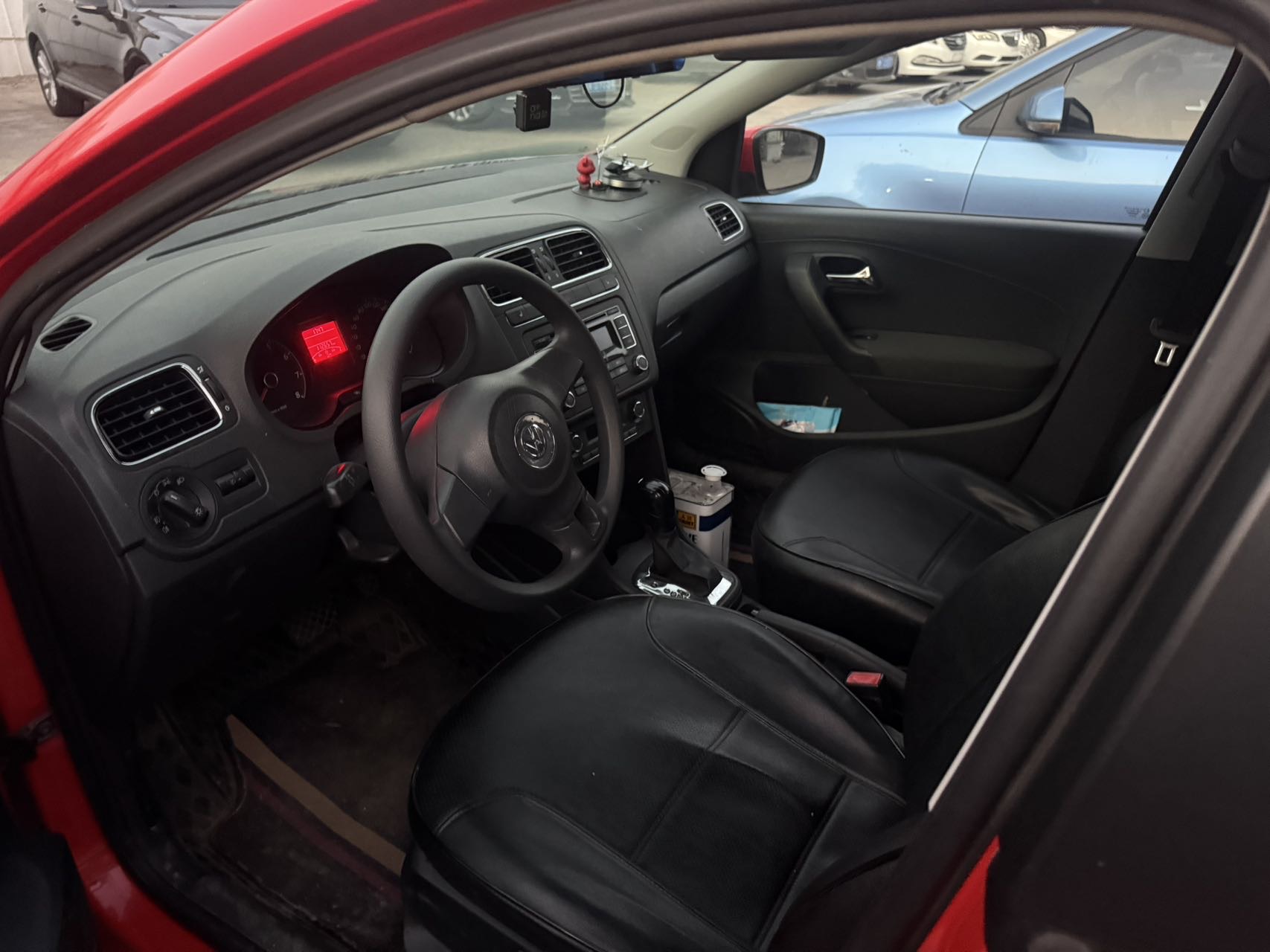 Volkswagen Polo 2012 immagine di auto #2