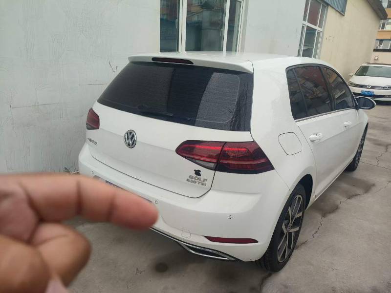 Volkswagen Golf 2018 car image #6