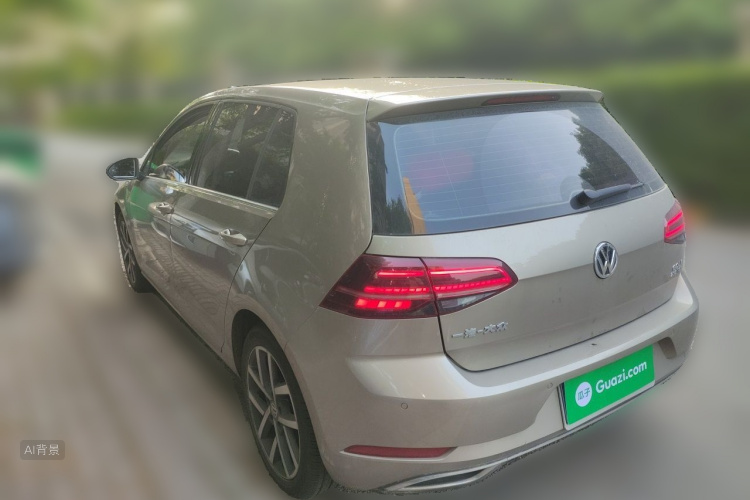Volkswagen Golf 2018 car image #5