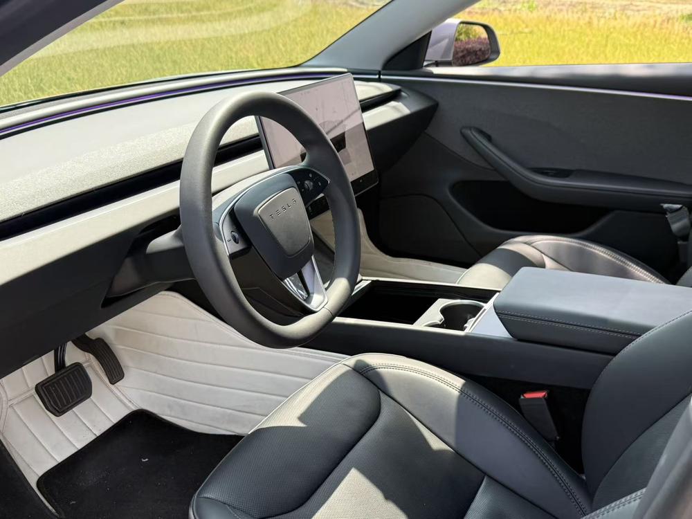 Tesla Model 3 2023 car image #8
