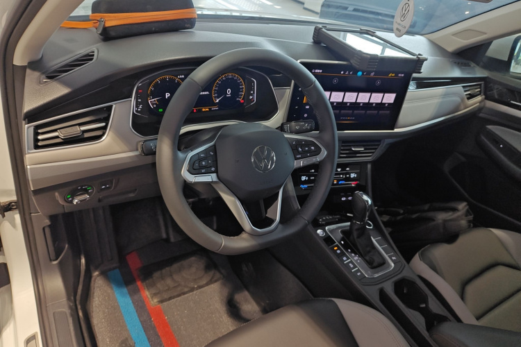 Volkswagen Bora 2025 car image #10