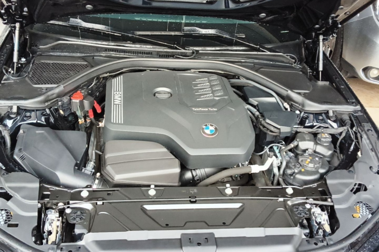 BMW 3 Series 2025 #25 BMW 3 Series 2025 car image #25