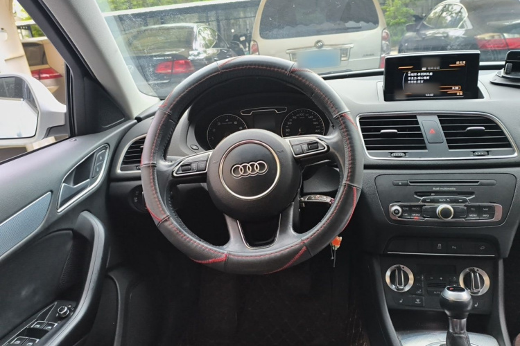 Audi Q3 2015 #15 Audi Q3 2015 car image #15