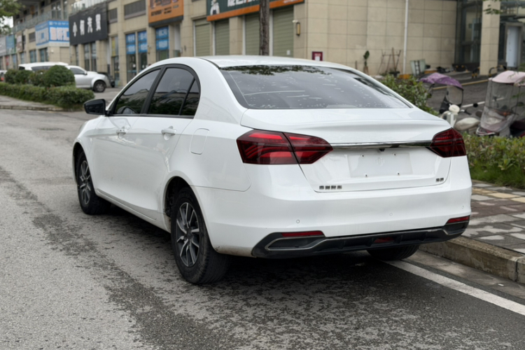 GEELY Emgrand 2019 #5 GEELY Emgrand 2019 car image #5