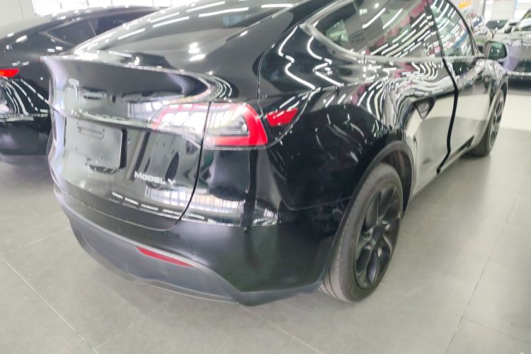 Tesla Model Y 2022 car image #7