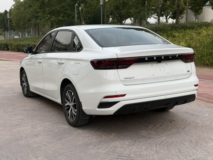 GEELY Emgrand 2024 صورة سيارة #4