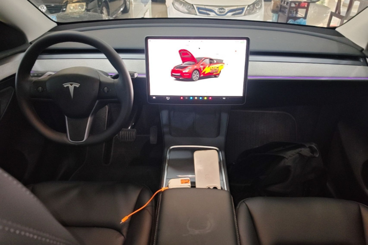 Tesla Model Y 2024 #10 Tesla Model Y 2024 car image #10