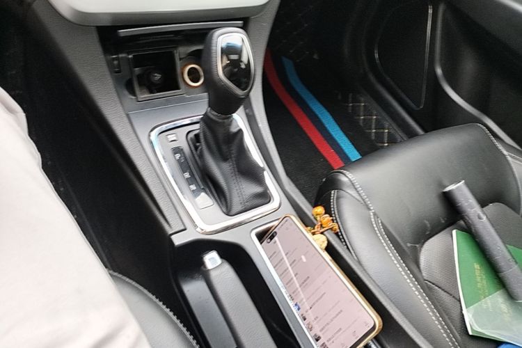 GEELY Emgrand 2015 car image #14
