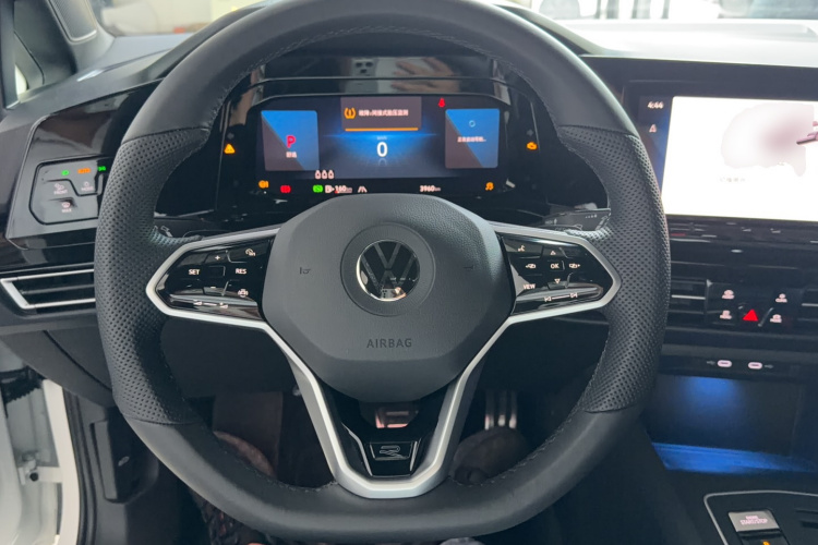 Volkswagen Golf 2024 car image #11