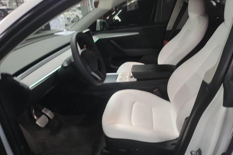 Tesla Model Y 2023 #15 Tesla Model Y 2023 car image #15