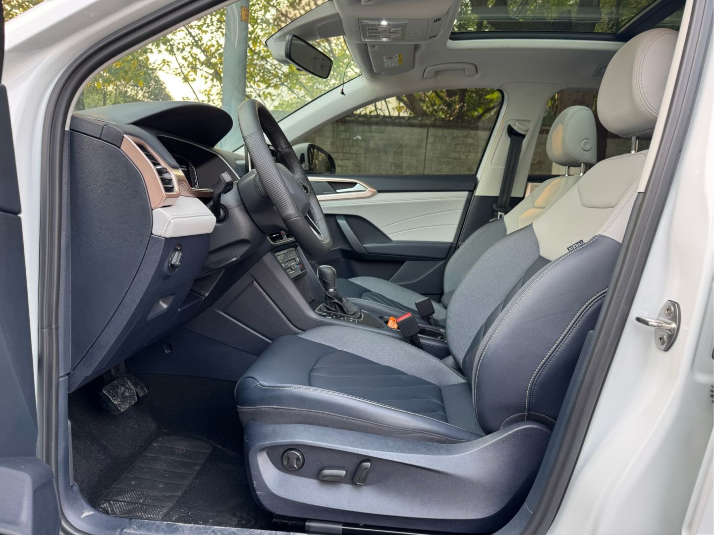 Volkswagen Tharu 2023 car image #5
