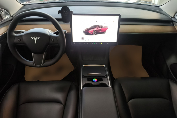 Tesla Model 3 2022 car image #10