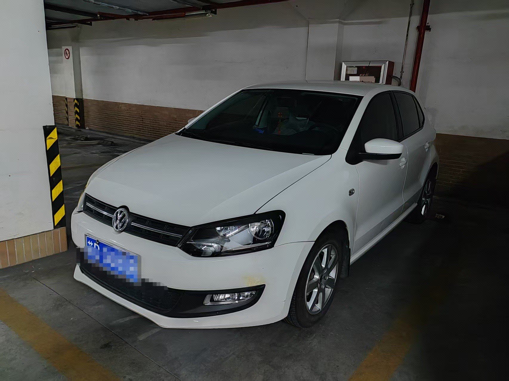 Volkswagen Polo 2013 Volkswagen Polo 2013 car image