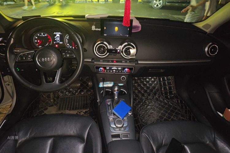 Audi A3 2018 car image #11