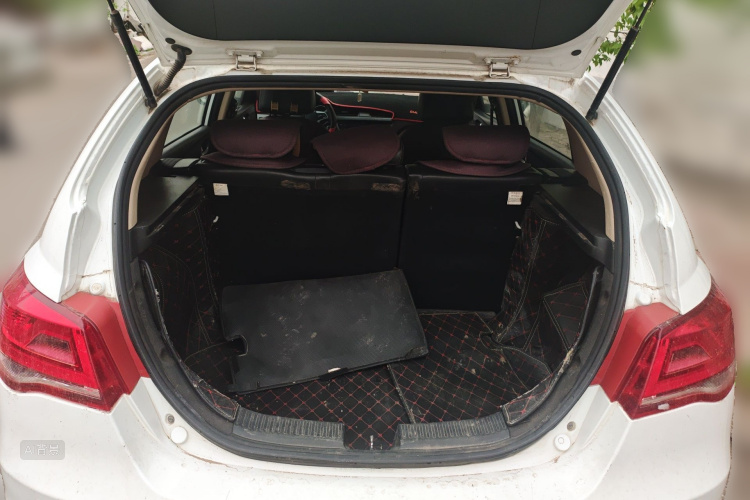 GEELY Emgrand 2017 car image #21