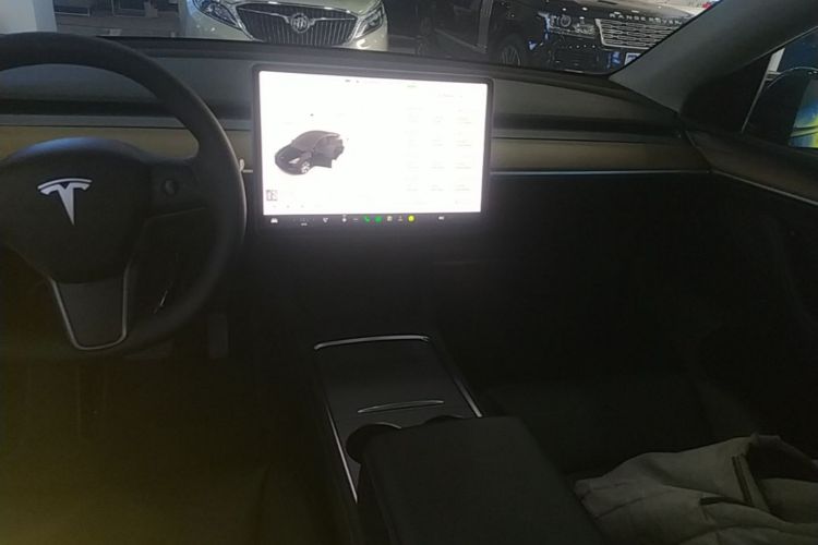 Tesla Model Y 2022 #17 Tesla Model Y 2022 car image #17