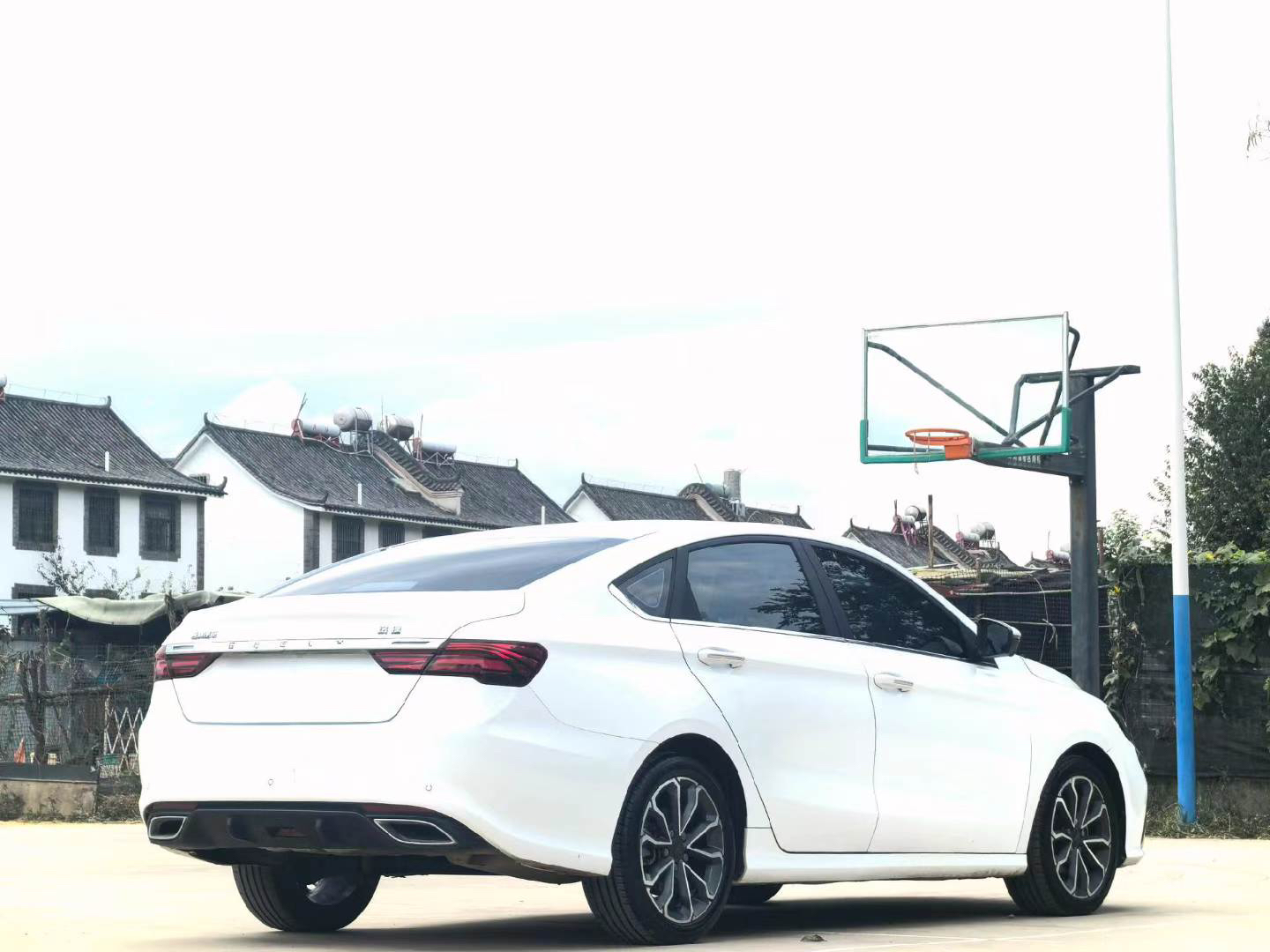 GEELY Binray 2022 car image #9