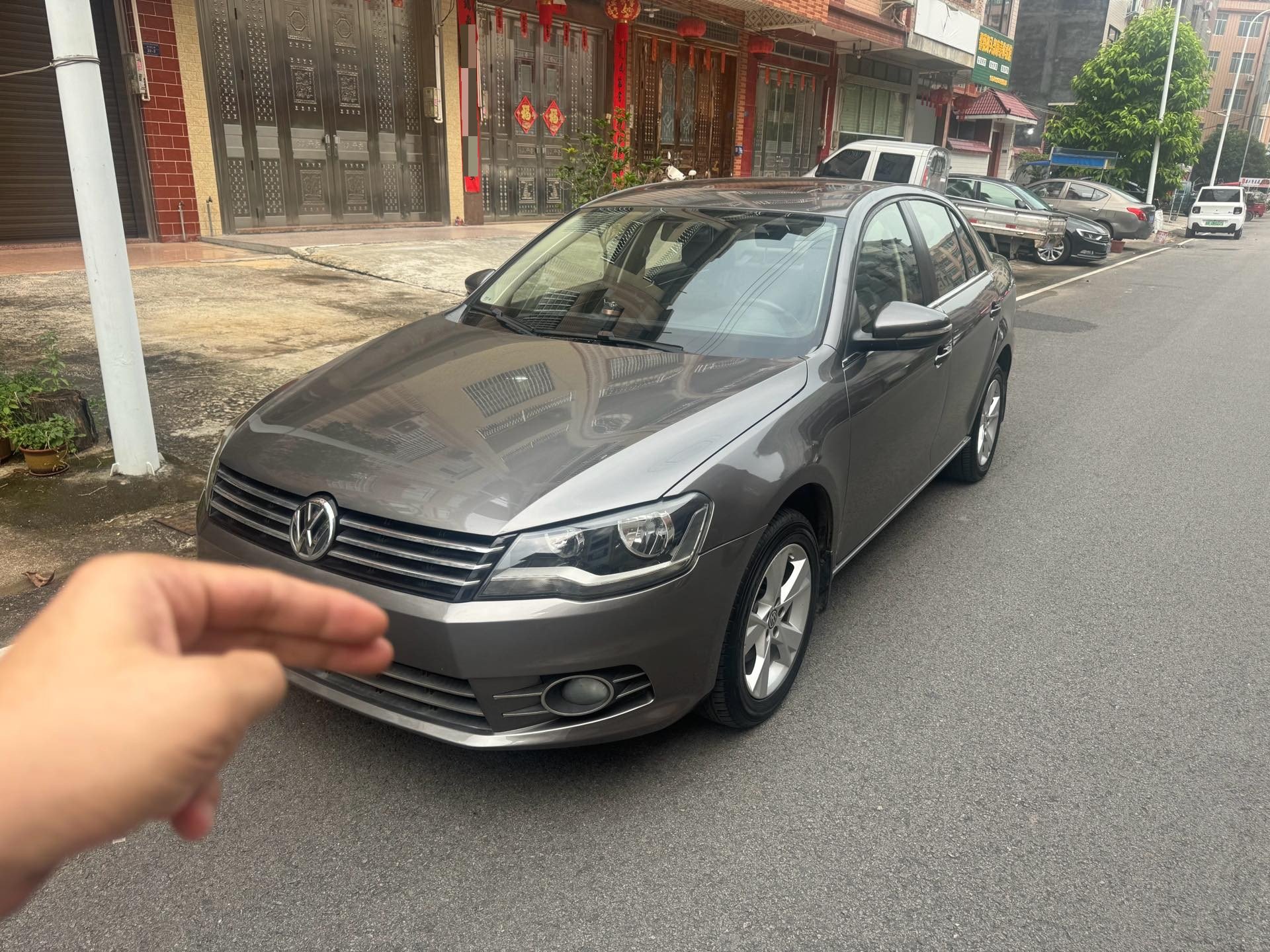 Volkswagen Bora 2013 car image 