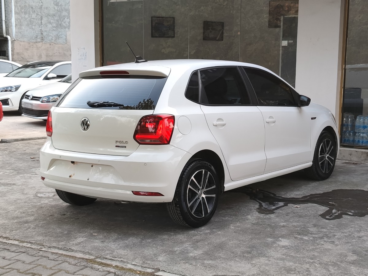 Volkswagen Polo 2014 car image #6