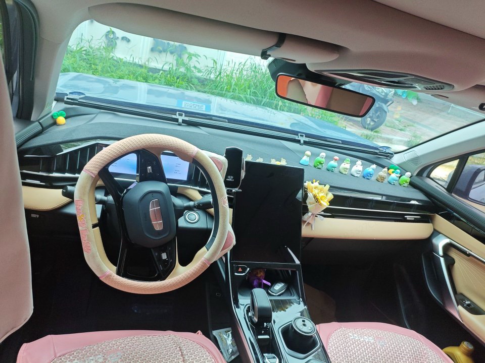GEELY Boyue L 2023 car image #5
