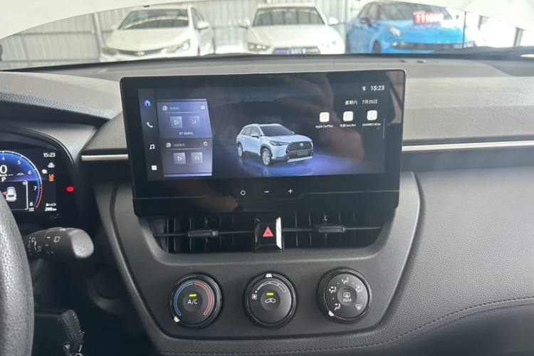 Toyota Corolla Cross 2024 car image #13