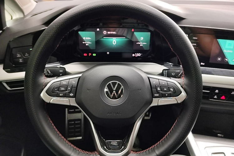 Volkswagen Golf 2021 car image #11
