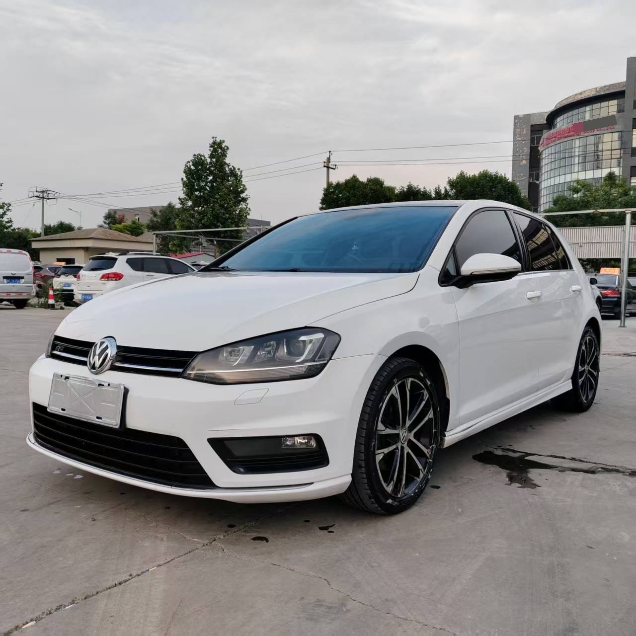 Volkswagen Golf 2016 car image 
