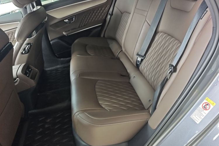 BYD Han 2022 car image #17