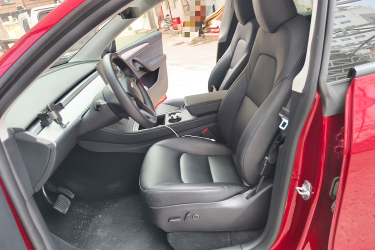 Tesla Model Y 2024 car image #15