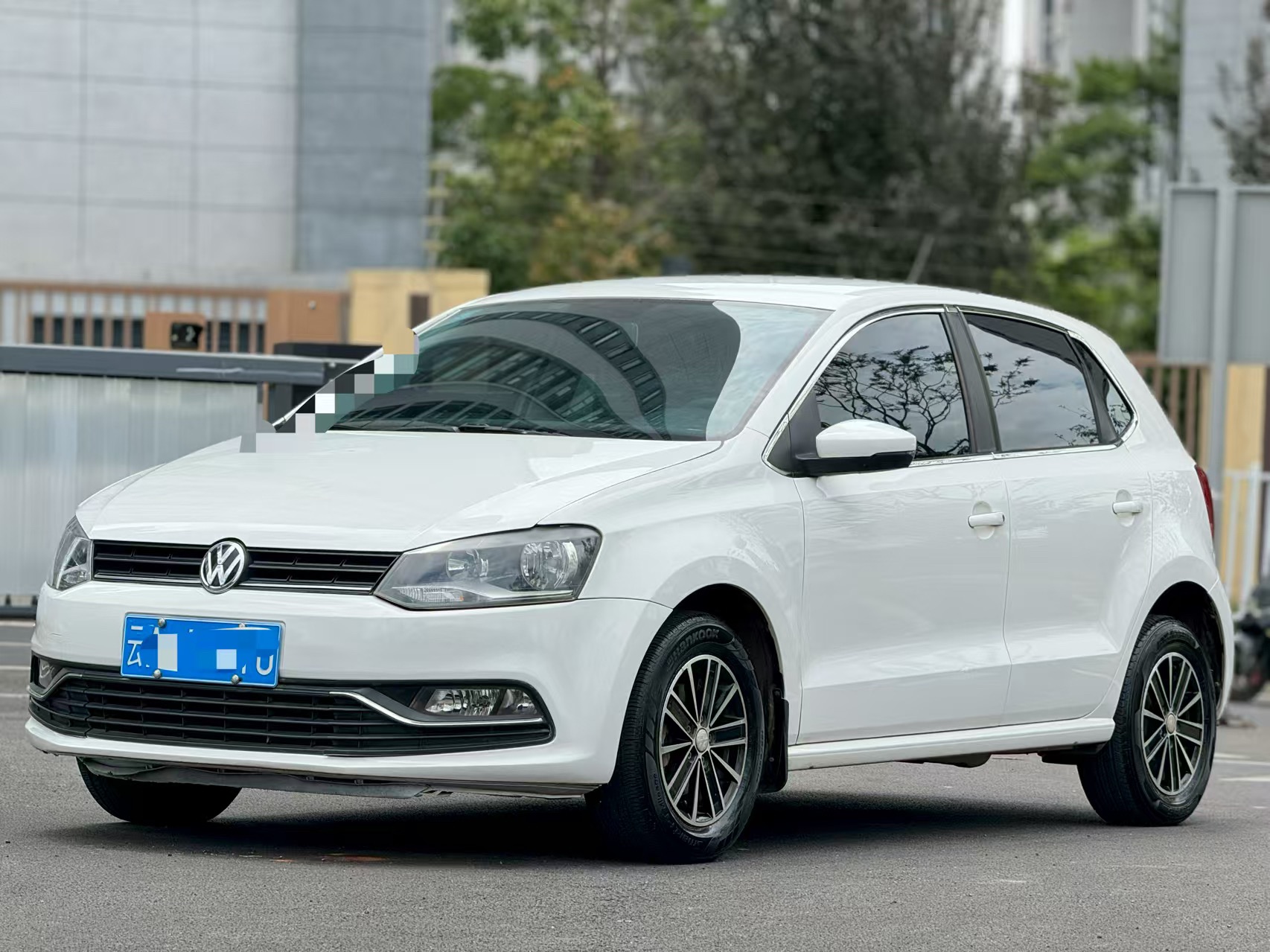 Volkswagen Polo 2015 Volkswagen Polo 2015 car image