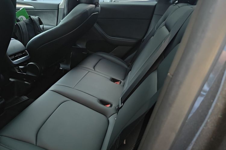 Tesla Model Y 2022 #17 Tesla Model Y 2022 car image #17