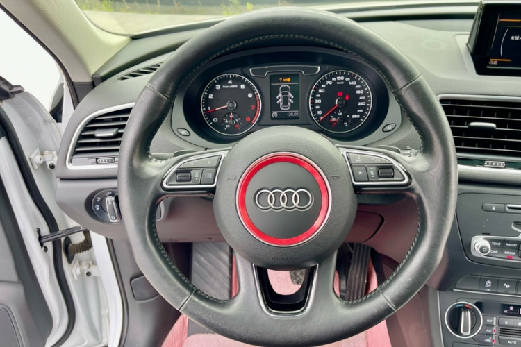Audi Q3 2016 immagine di auto #11